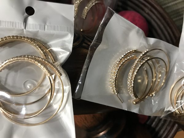 Esebouteques crystal rhinestones gold large hoop 8cm fashion earrings
